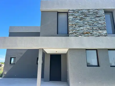 VENTA DE CASA 8 AMBIENTES LOTE AL AGUA, EN SAN MATIAS ESCOBAR