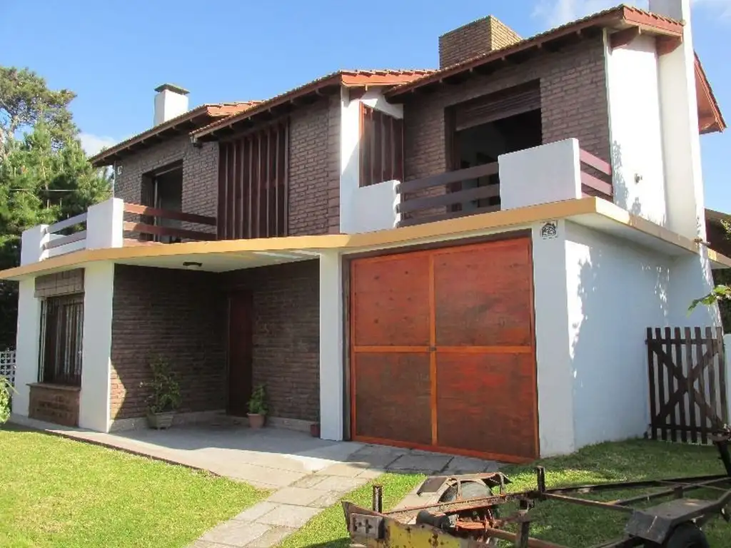 Hermoso y amplio Chalet 4 amb. - Barrio San Rafael