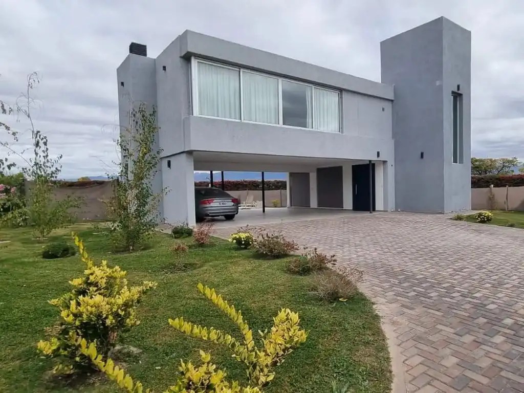 Casa en venta en La Vacherie vista a la montaña