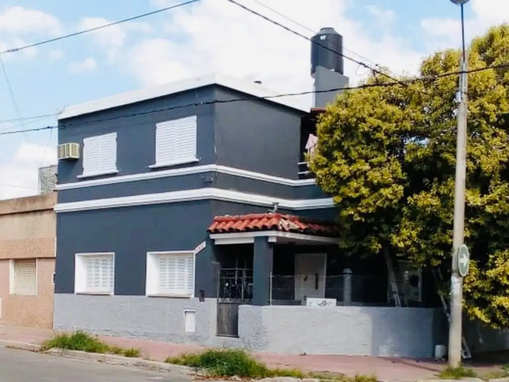 VENTA CASA LOMAS DE SAN MARTIN 2 DORM CON DPTO