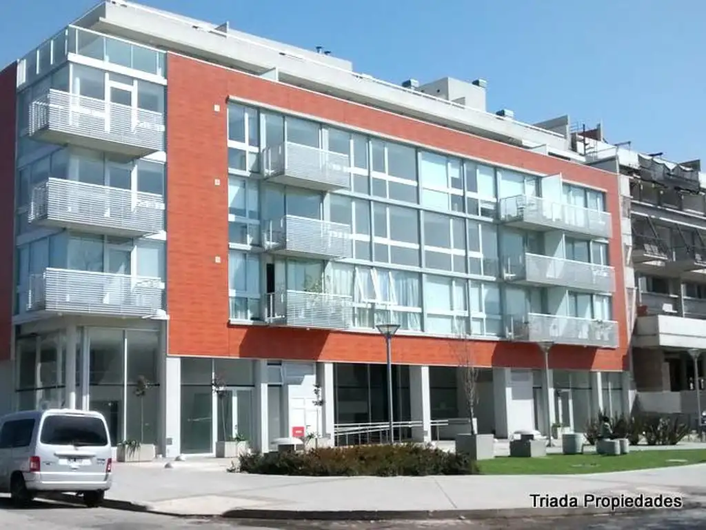 VENTA COCHERAS EN  BARRIO PARQUE HOLMBERG/DONADO - RAMBLAS HOLMBERG