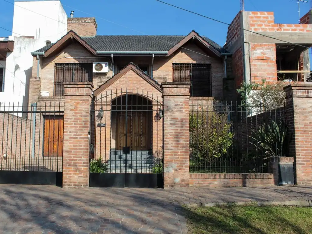 CASA EN VENTA DON TORCUATO 5 AMBIENTES