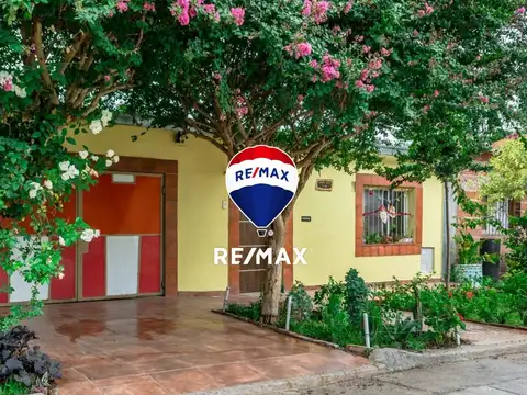 CASA 2 DORMITORIOS VENTA O PERMUTA BARRIO LA LOMA