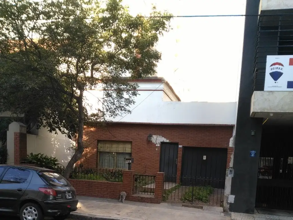 EXCELENTE LOTE CON CASA A DEMOLER-A METROS DE AVDA. AVELLANEDA. CABALLITO-