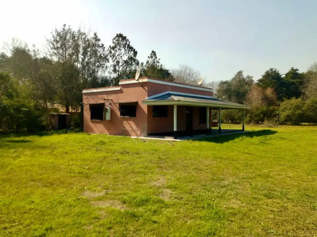 CASA QUINTA EN BARRIO EL REMANSO, PARADA ROBLES