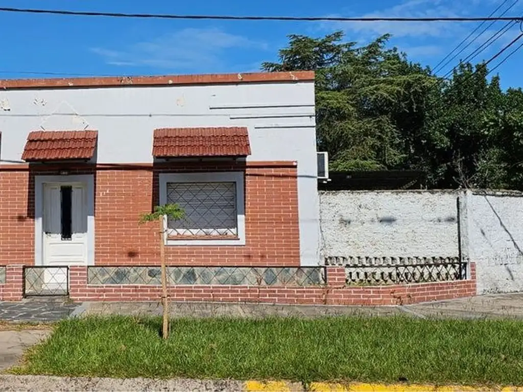 Se Vende casa dentro de los 4 Boulevares