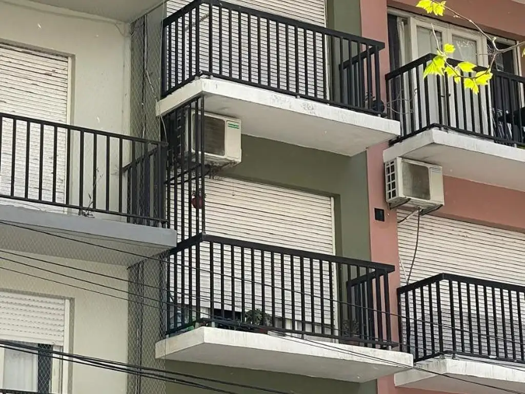 VENTA DEPARTAMENTO DE 2 AMBIENTES A LA CALLE