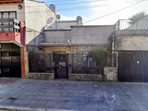 CASA EN LOTE PROPIO BUENA UBICACION 