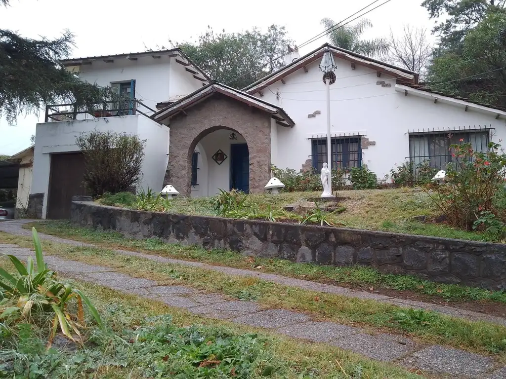 VENDO CASA ANTIGUA EN RIO CEBALLOS