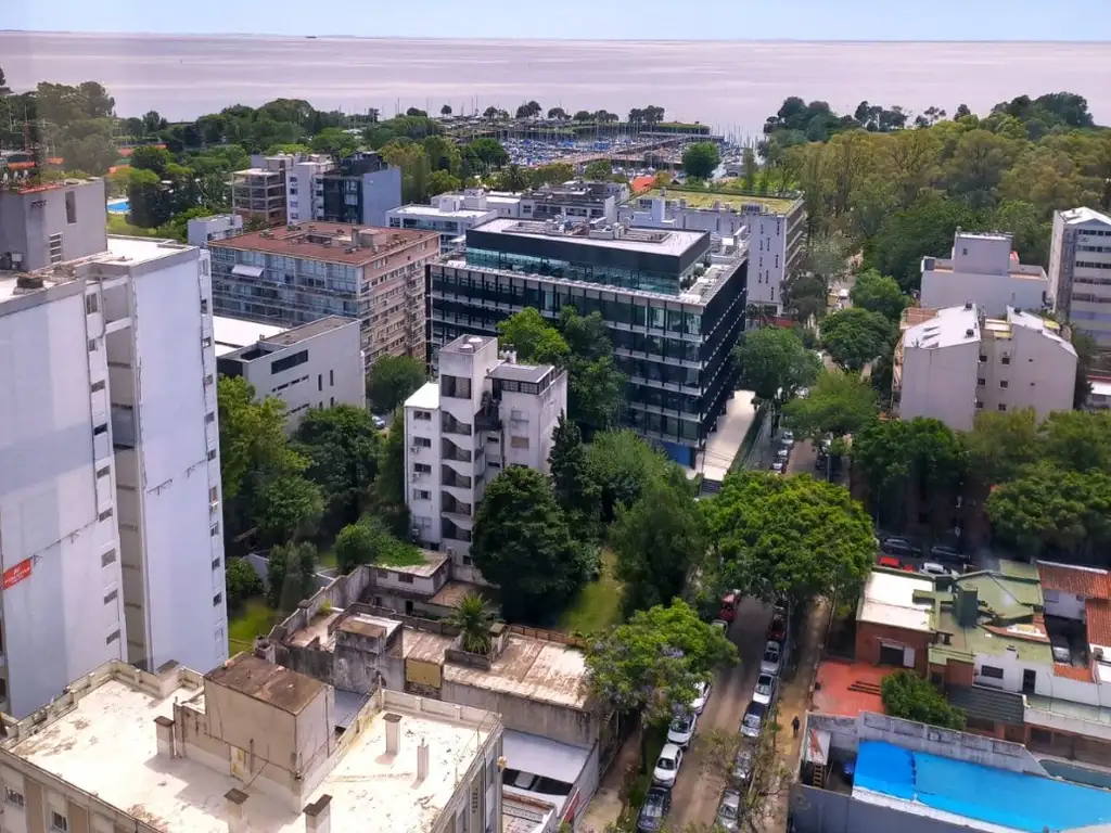 EXCELENTE SEMIPISO PISO 19 CON VISTA AL RIO  131M2, 4 AMB. CON DEPENDENCIA, OLIVOS