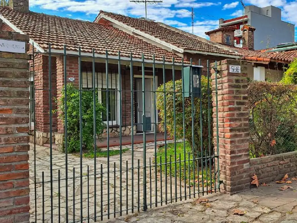 CASA EN VENTA EN MUÑIZ