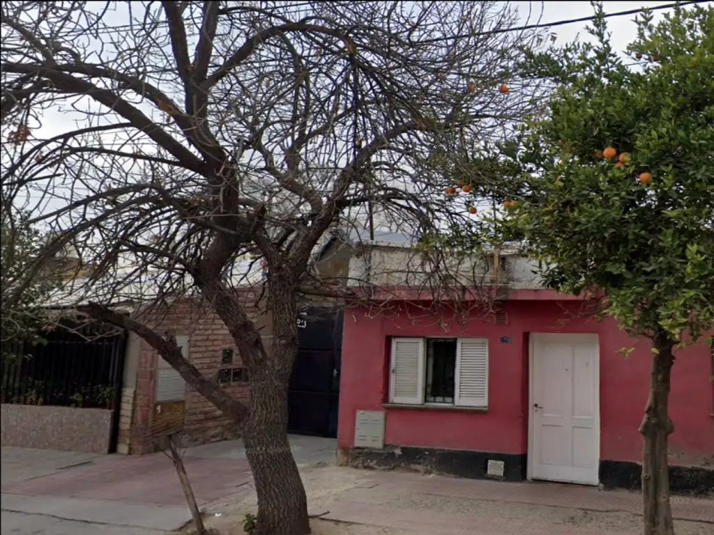 Venta Casa 2 Dormitorios, Cerca de Plaza Las Heras