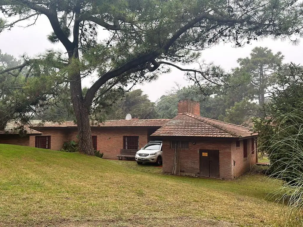 Casa en Carilo, excelente ubicaciòn, cerca del mar.