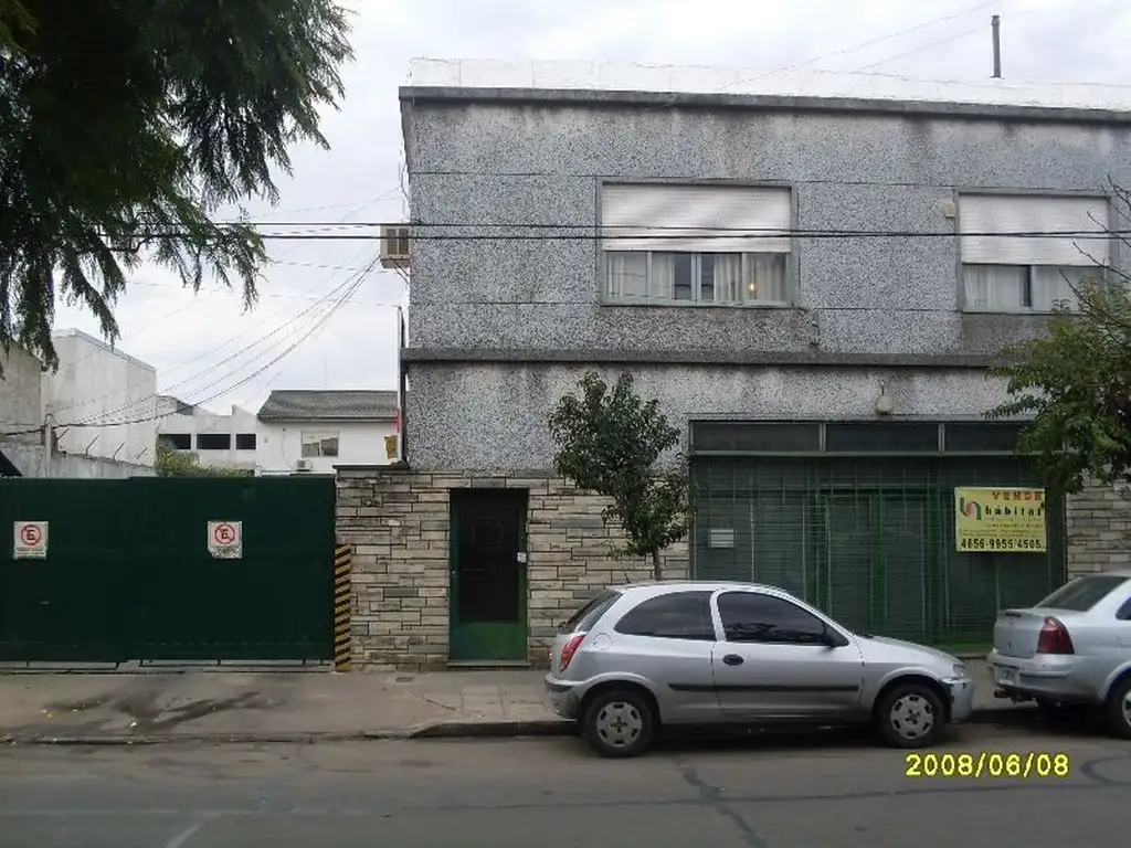 PROPIEDAD SOBRE LOTE  30M X 60M  LOCAL AL FRENTE, ENTRADA DE CAMIONES, OFICINAS, CONSULTE