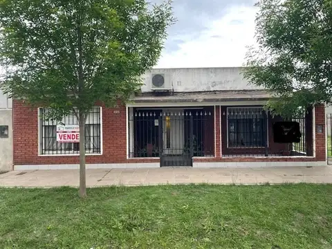 Casa en venta en muy buen estado con 2 terrenos