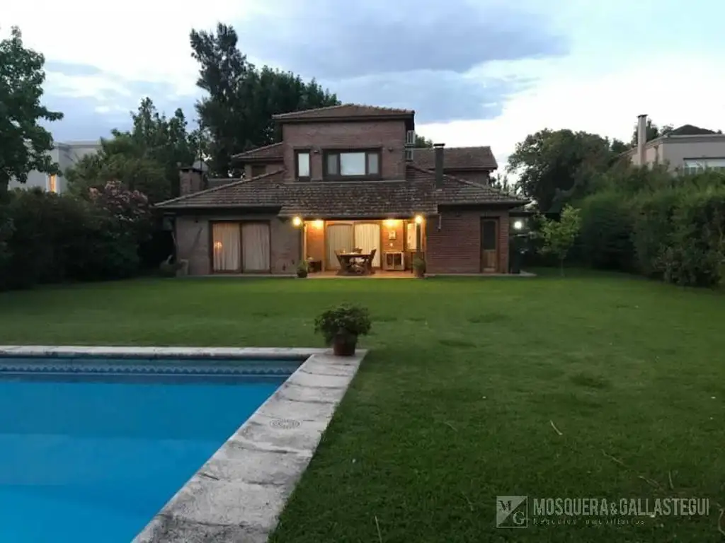 Casa en venta - Boulevares