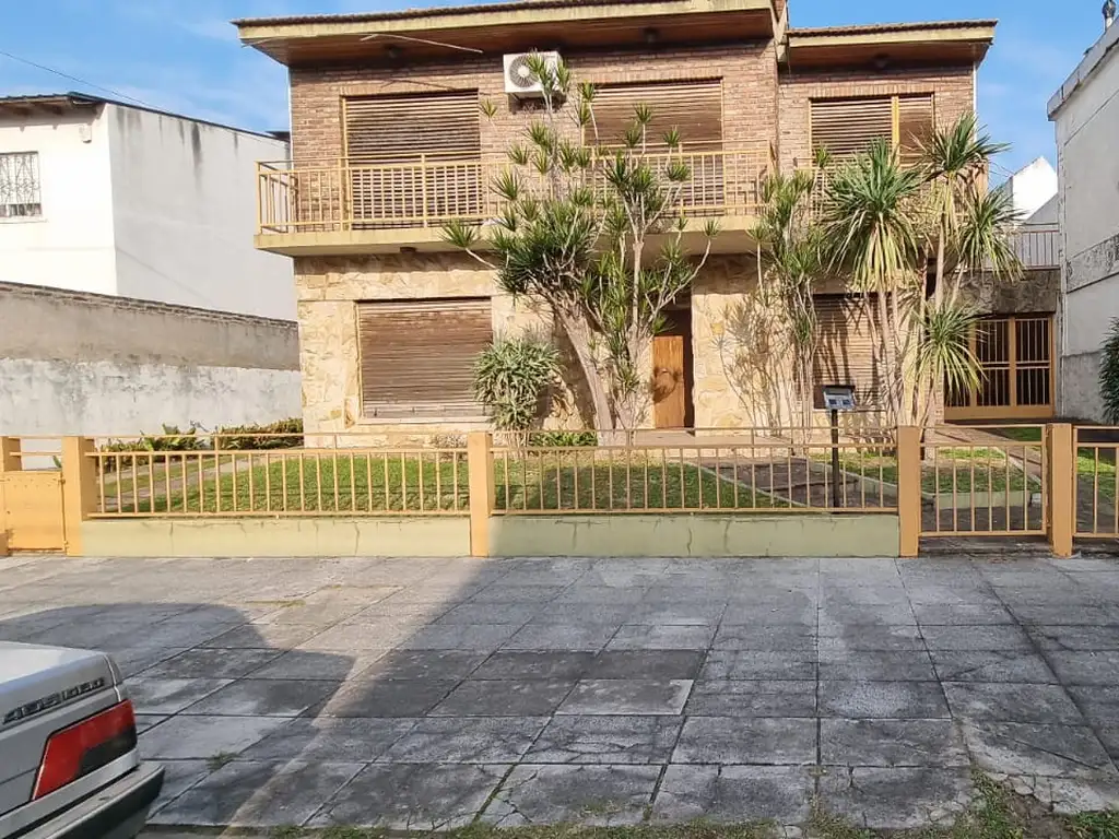 EN VENTA EN EL PALOMAR GRAN CHALET EN MUY LINDA ZONA - FICHA 9568