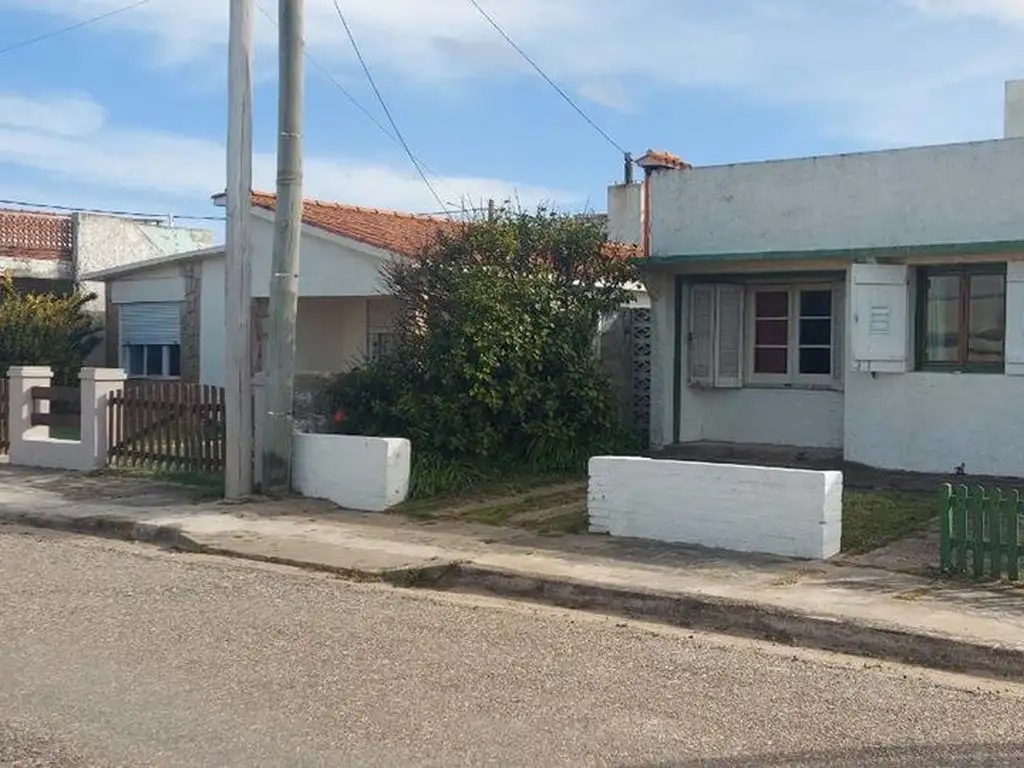 CASA A LA VENTA DE 1 DOR.EN EL CENTRO DE LA PALOMA