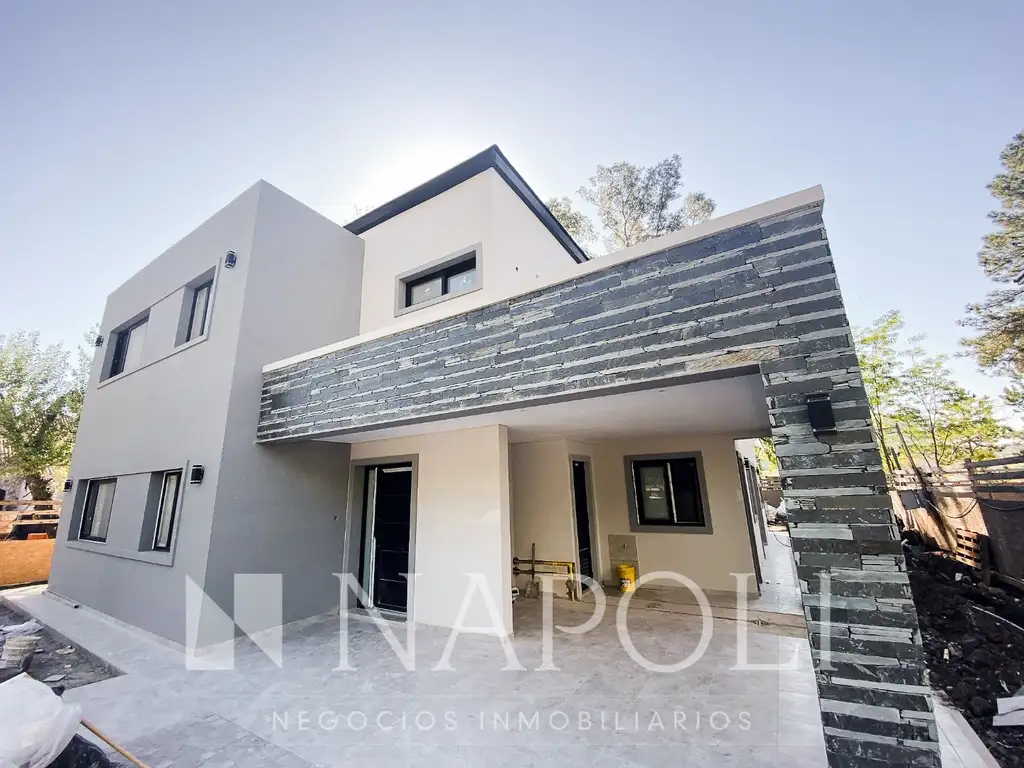 Venta De Casa A Estrenar, Saint Thomas Oeste, Canning