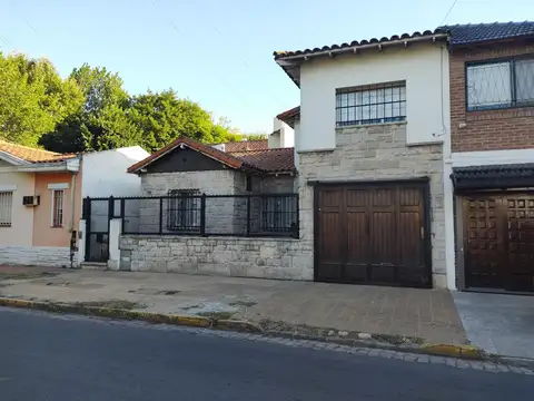 Chalet en venta Banfield 2 dormitorios Garage Apto Credito