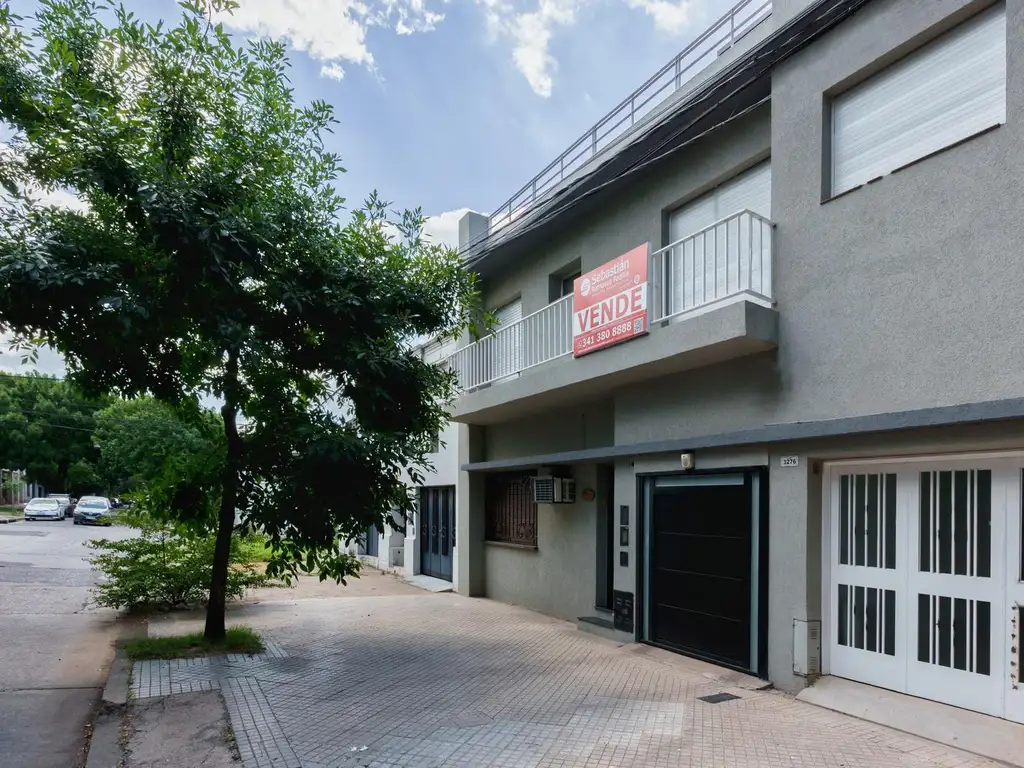 Casa venta barrio Cinco esquinas 2 dormitorios terraza cochera parrillero reciclada