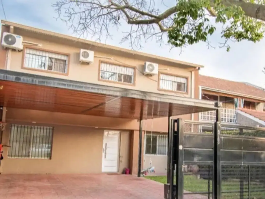 Venta casa 3 dormitorios mas comodín en Fisherton R