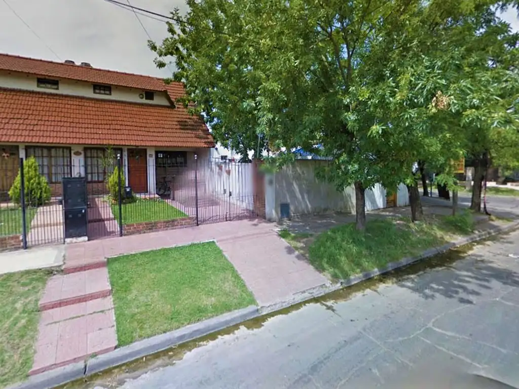 OPORTUNIDAD  DUPLEX EN PADUA  4 AMB. COCHERA, JARDIN, 120M2, 2 PLANTAS, A 7 CUADRAS ESTACION PADUA