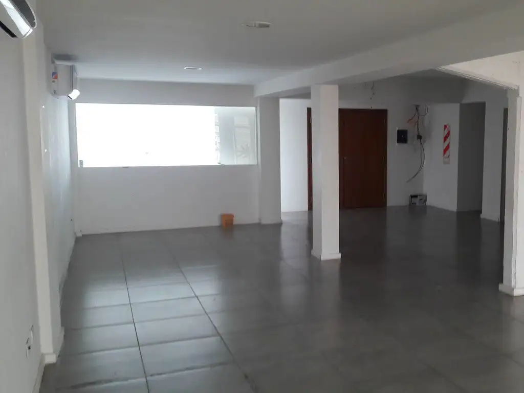 Venta - Piso de oficina - Diag Alberdi 2600