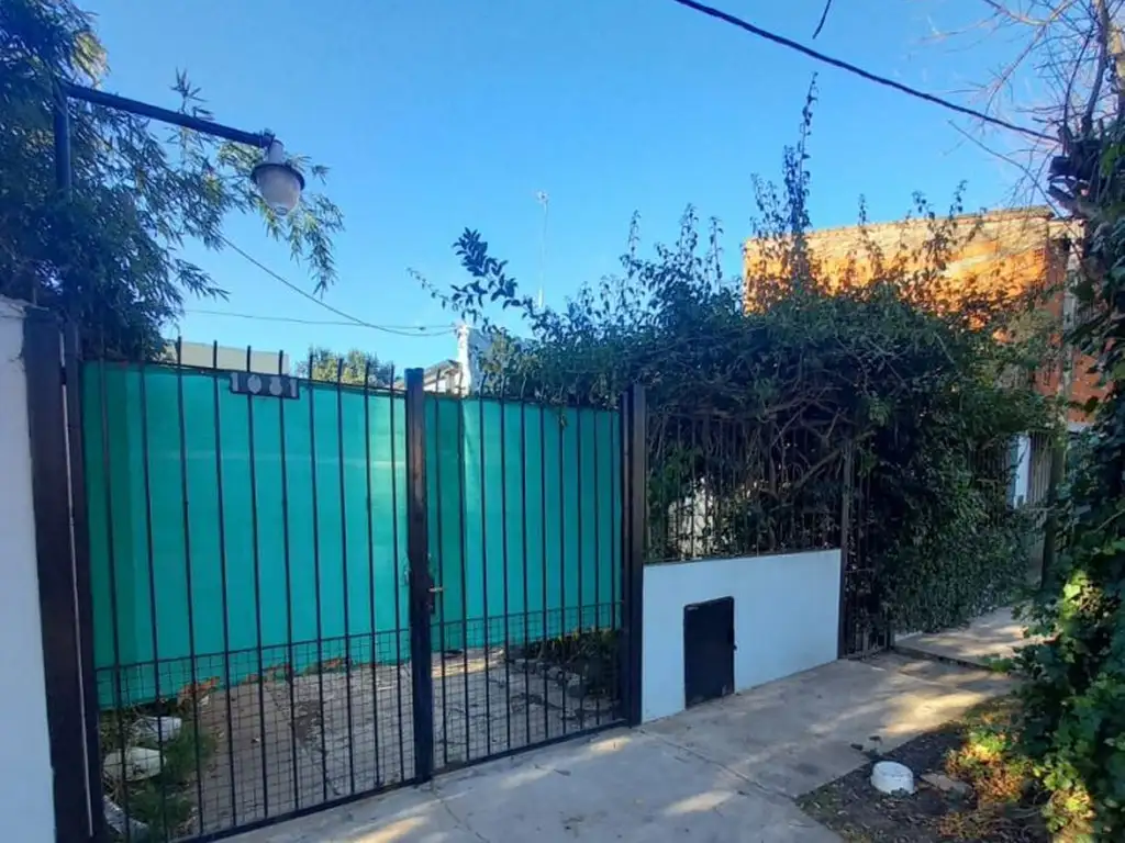 Venta de Casa 3 DORMITORIO en Melchor Romero, La Plata