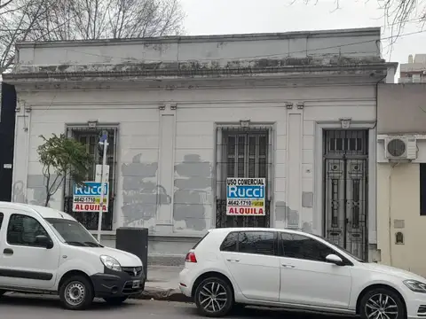 EXCELENTE CASA DE 4 AMB SOLO USO COMERCIAL