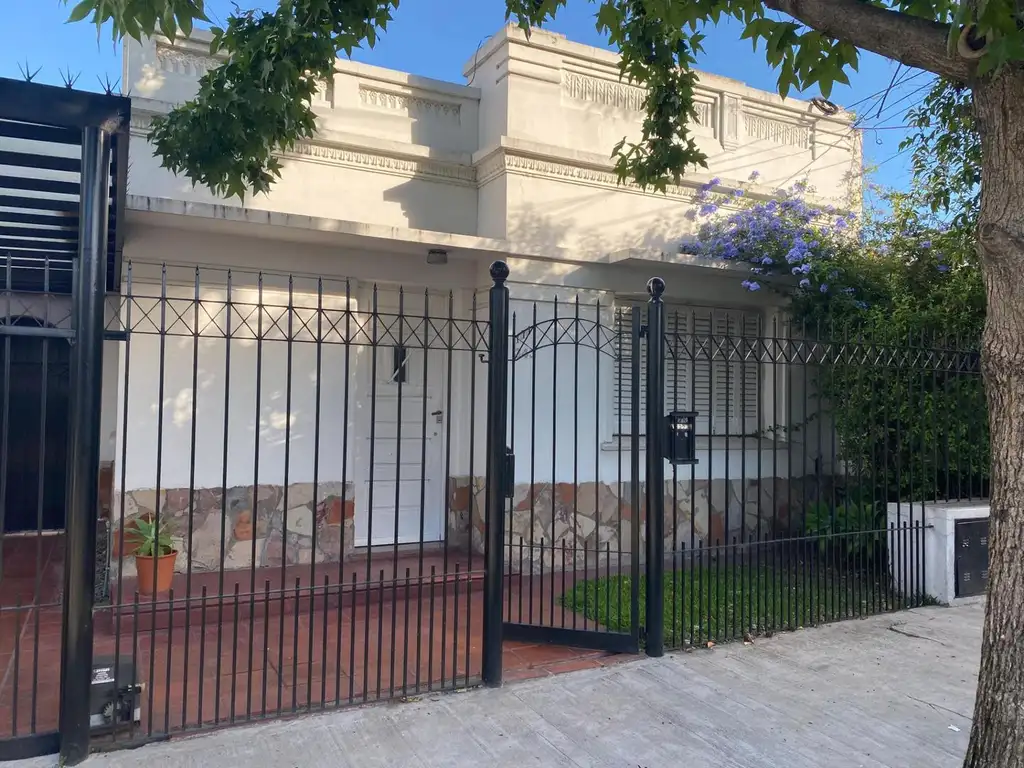 Casa en Barrio Parque en Alquiler