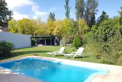 CASA EN CHACRAS DE CORIA CON PISCINA