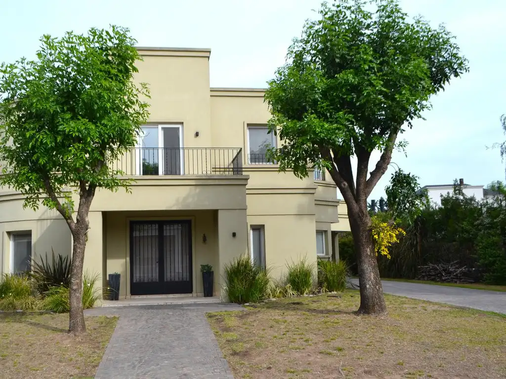 Casa en alquiler  en barrio San Patricio, Moreno