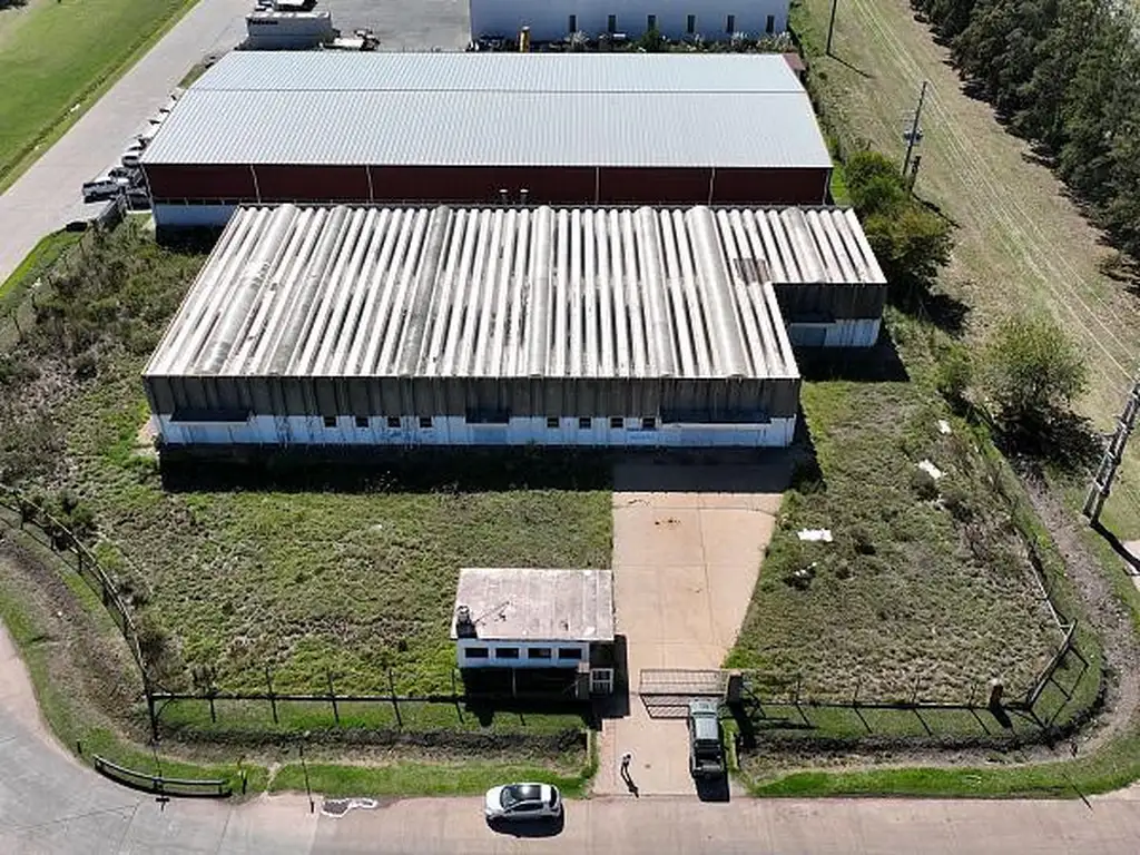 Depósito galpón venta Ruta 2 y Av 520, Pque Industrial La Plata 1700m2 cub. 5000 m2terreno. C/RENTA