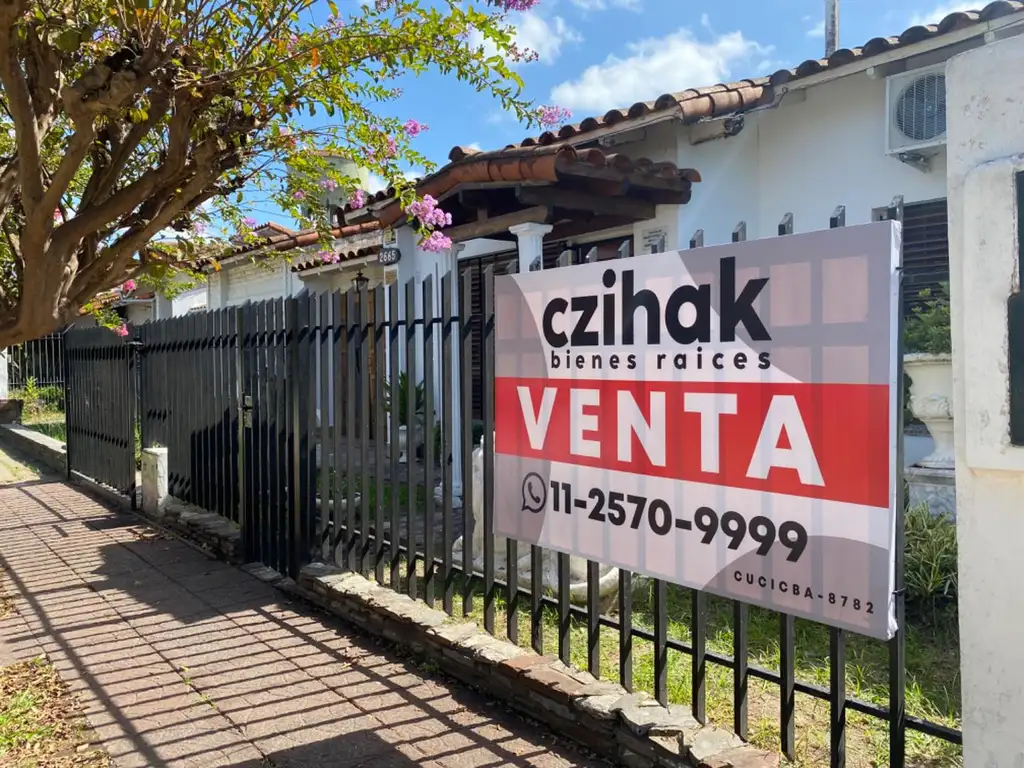 Casa 3amb c/cochera en venta, Barrio Aeronautico, Ituzaingo