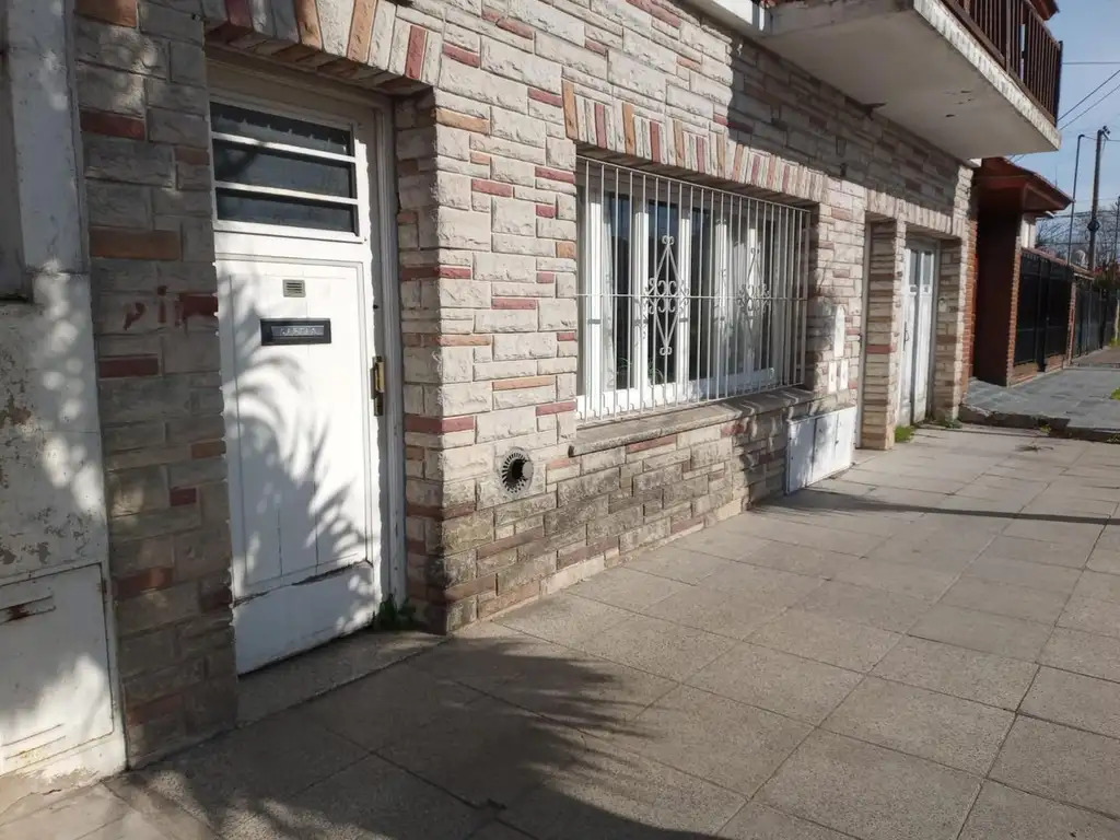 VENTA  PH 3 AMBIENTES A LA CALLE - BERNARDINO RIVADAVIA