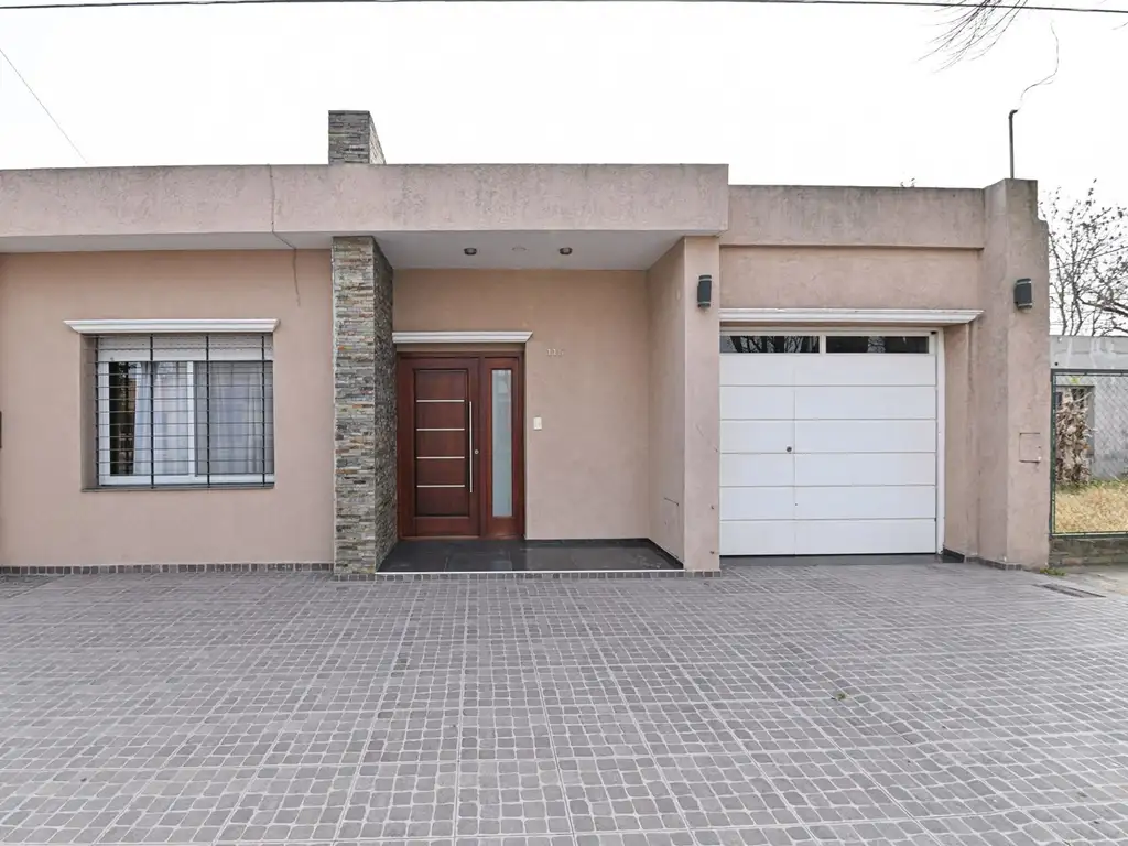 VENTA CASA 3 DORMITORIOS CON PILETA