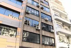 Alsina 833 SIN EXPENSAS oficinas 32m2   baños externos 