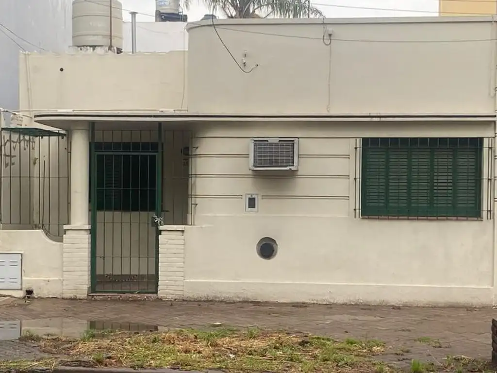 GALVEZ al 2400 - CASA 2 dormitorios EN VENTA