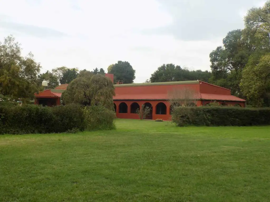 Venta Casa Quinta de Epoca,Jauregui, Lujan, Bs.As.