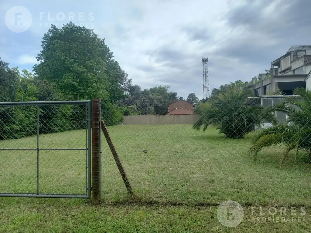 Flores Propiedades Alquila Terreno en Calle Charcas y Chubut