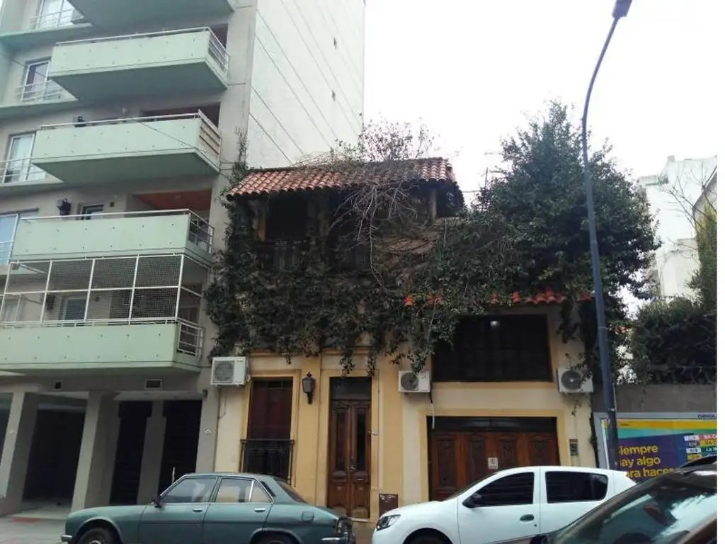 Venta. Permuta. Casa. 11 ambientes. 432m². Saavedra 1000.