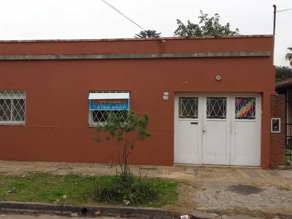 Casa 4 amb Sobre lote propio. OPORTUNIDAD