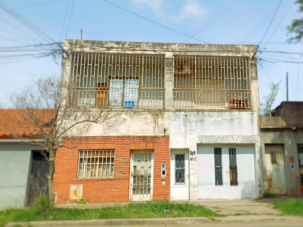 Casa  3 dormitorios c/ cochera Barrio General José de San Martín