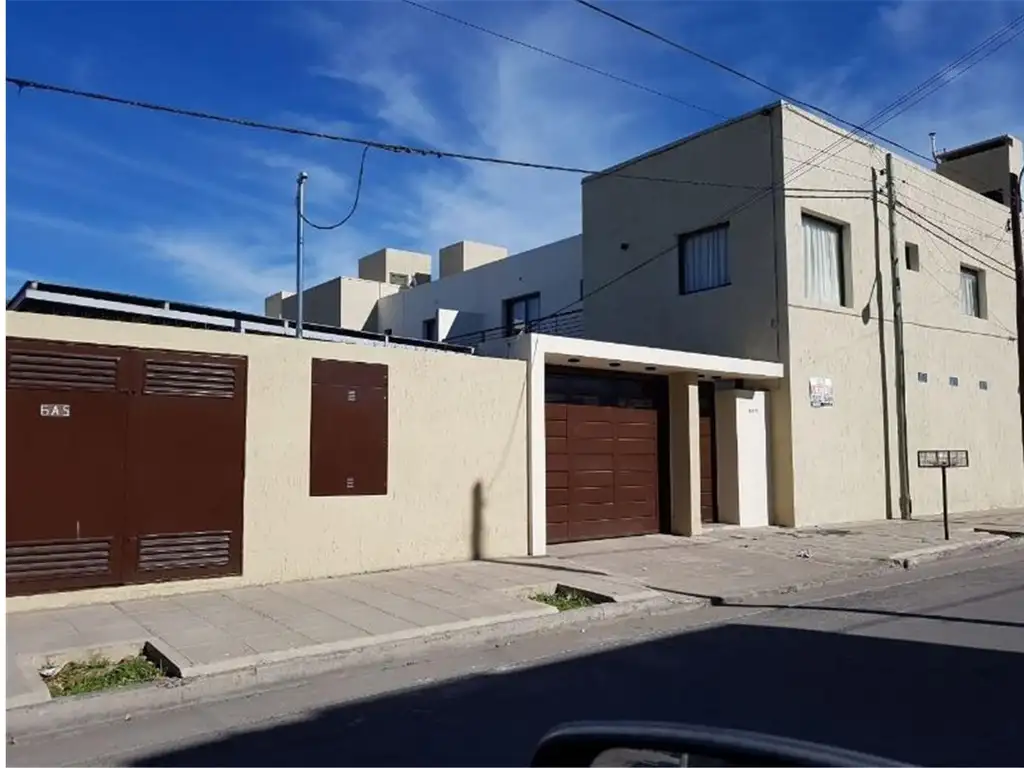 DUPLEX EN COMPLEJO CERRADO - A 500 MTS DINO RUTA 20