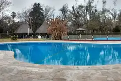 Áreas comunes piscina, gimnasio, club-house en el Country Club, Las Brisas