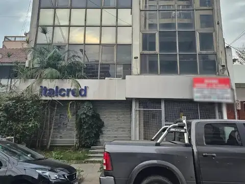 Edificio Comercial en venta - 9 Oficinas 6 Baños - Cocheras - 1000Mts2 - Quilmes