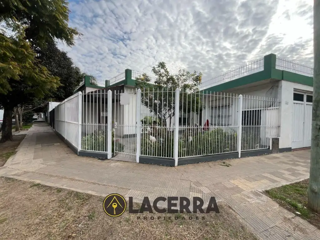 Casa sobre lote  en ph, en esquina, con entrada y servicios totalmente independientes Nuevo  valor