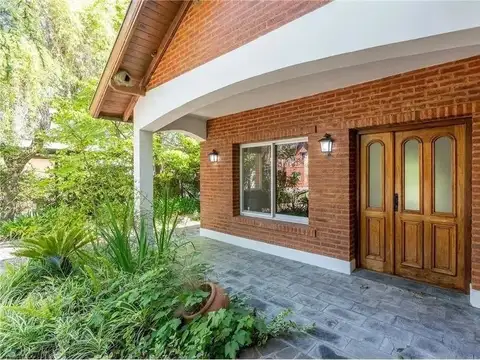 Casa en Venta - 3 dormitorios - USD 295.500