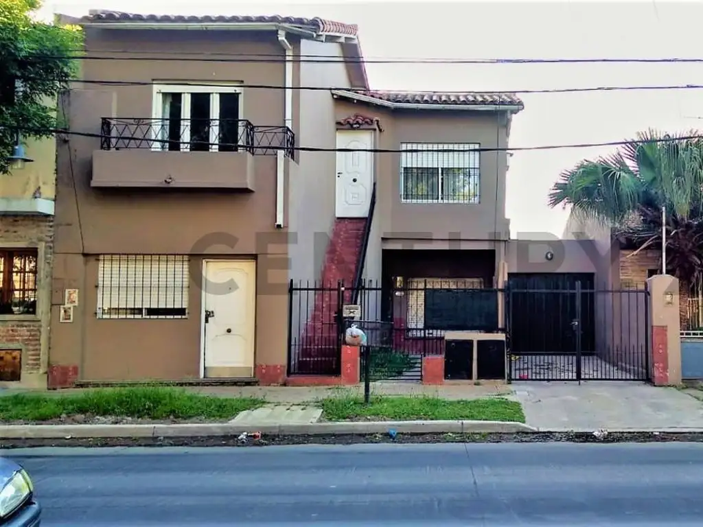 Venta Casa 40 años 5 dormitorios, 192m2, con balcón, Boedo 2300, Villa